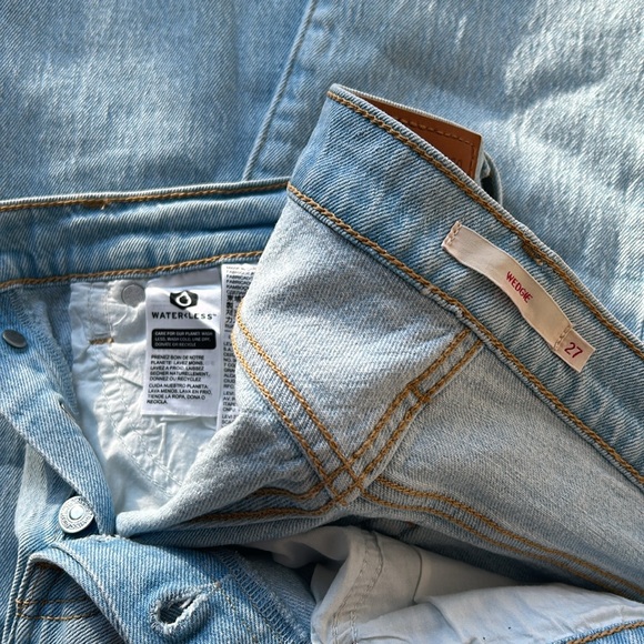 Levis wedge - Picture 3 of 3